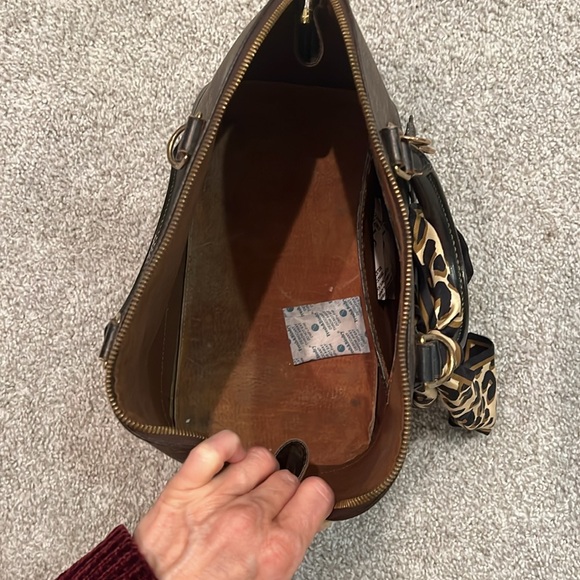 Louis Vuitton Alma purse - Picture 7 of 8